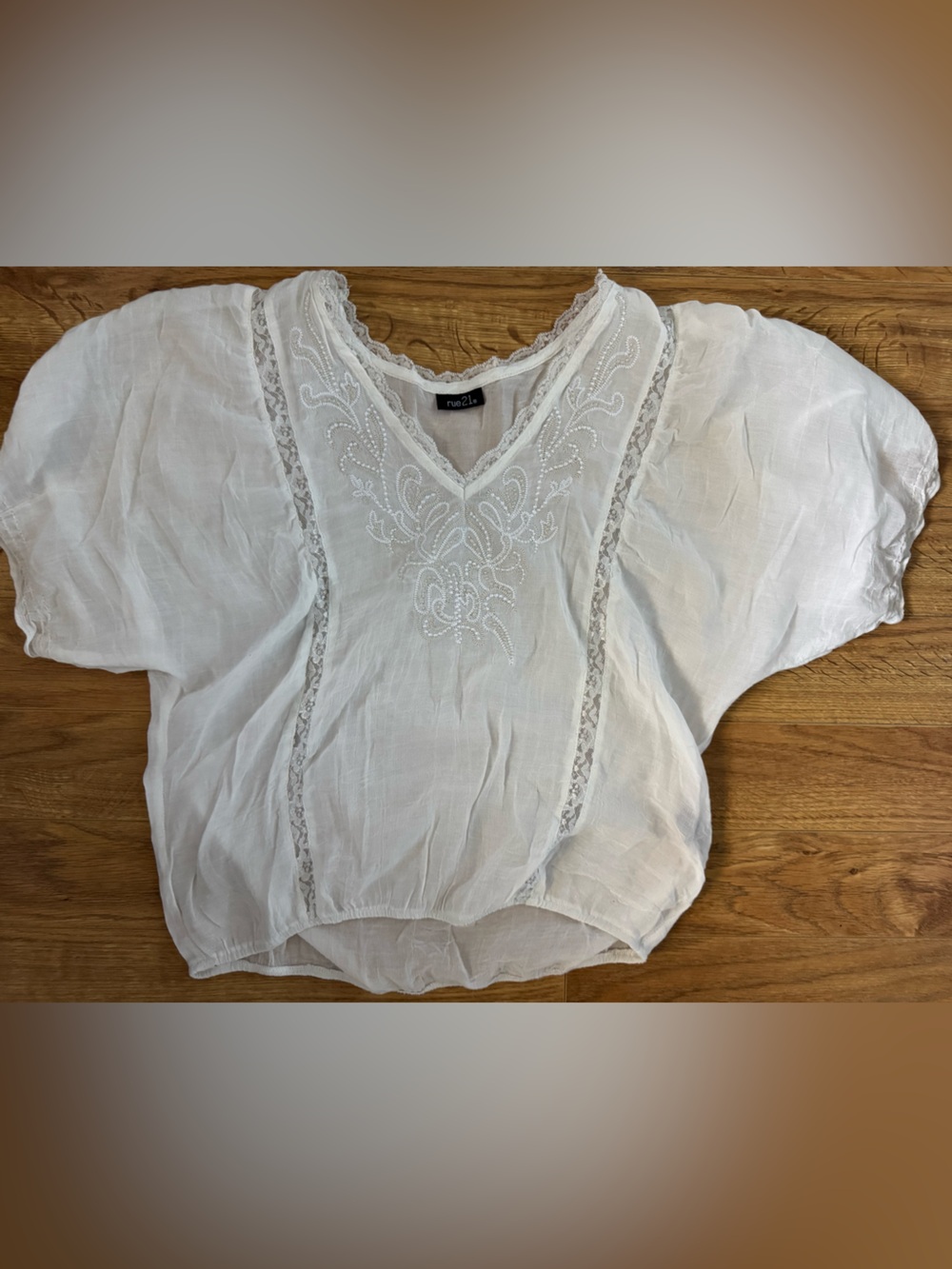 Rue21 White Embroidered V-Neck Chemise Top
